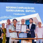 Artistas e mestres sergipanos celebram ordem de serviço para reforma do Teatro Lourival Baptista