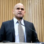 Alex Melo reforça importância da prevenção ao câncer de mama durante sessão na Câmara de Aracaju