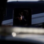 Aeronave com Flávio Bolsonaro e família pousa nos Estados Unidos