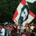 Lula e eleitores idosos se emocionam em “festa de aniversário”