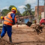 Moradores comemoram pavimentação asfáltica da avenida Perimetral F, no Albano Franco